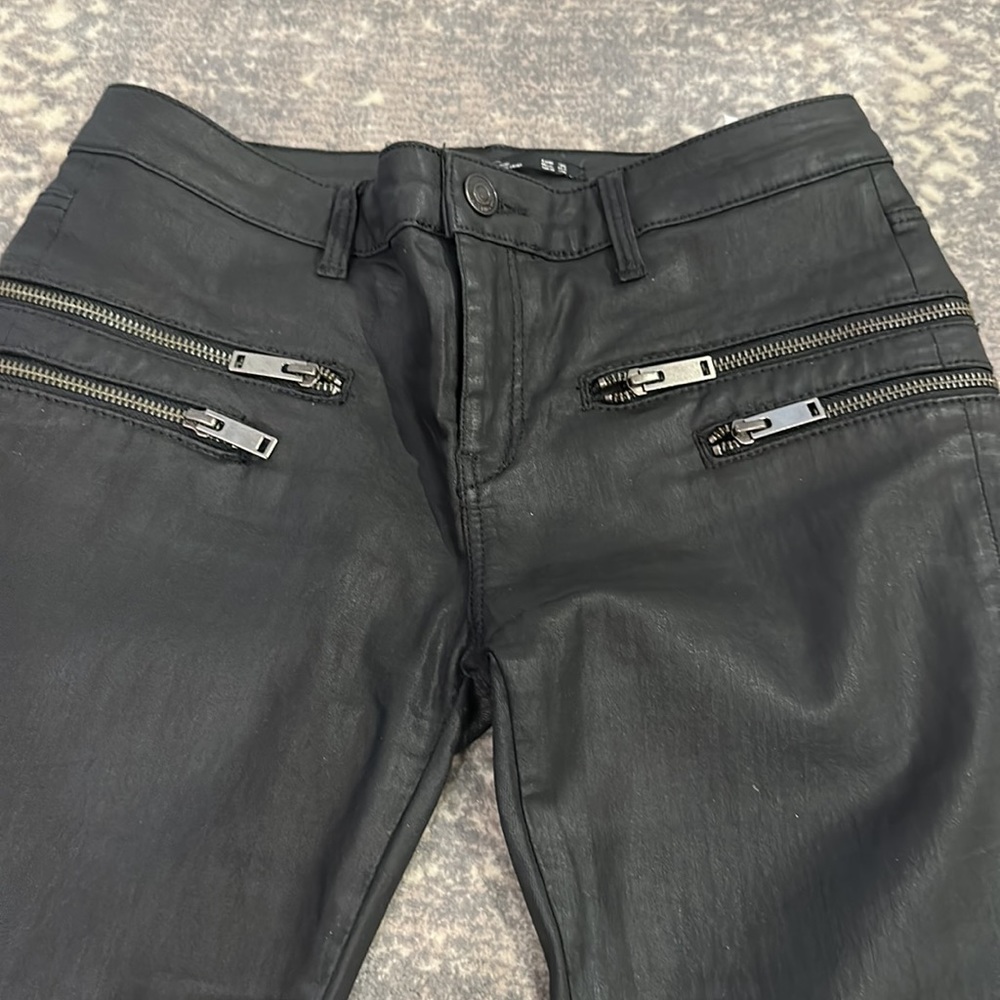 ZARA COATED 4 ZIPPER SLIM BLACK JEAN. LOOKS LIKE LEATHER SIZE 4 - Picture 7 of 12